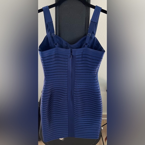 BCBGMAXAZRIA dark blue, fitted dress, 02 - Picture 2 of 2